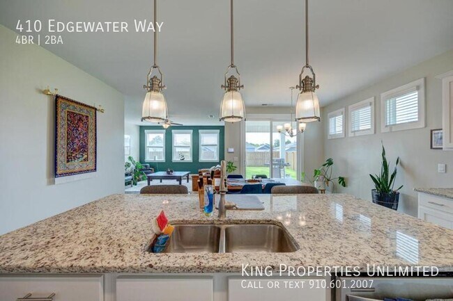 Building Photo - 410 Edgewater Wy