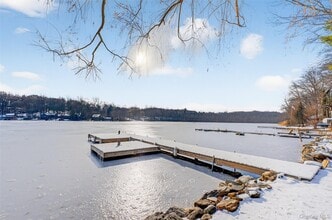 Building Photo - 34 Twin Lakes Rd