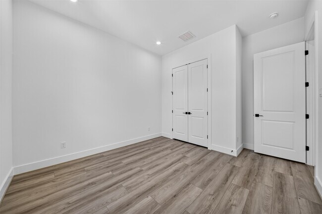 Building Photo - 2421 Harrington St