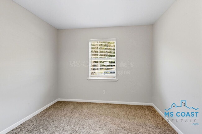 Building Photo - 472 Ginger Dr