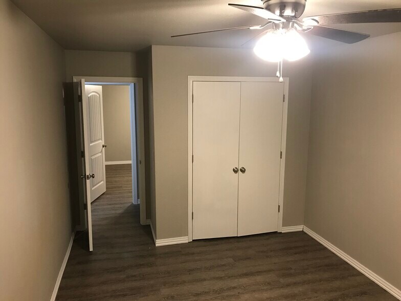 Closet - 1382 N Dawn Dr
