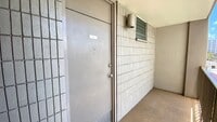 Building Photo - STUDIO w/ 1 PARKING AVAILABLE June 2025 NE...