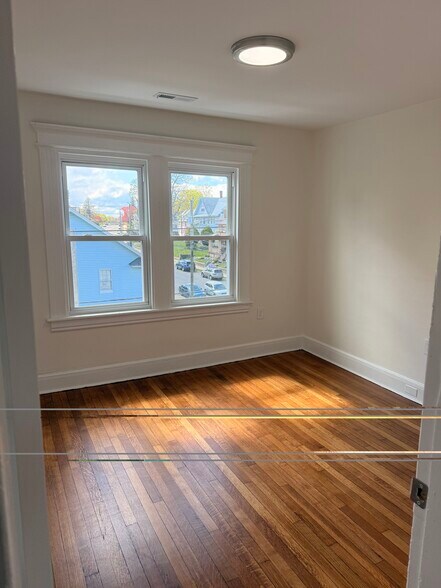 Building Photo - 173 Fairview Ave