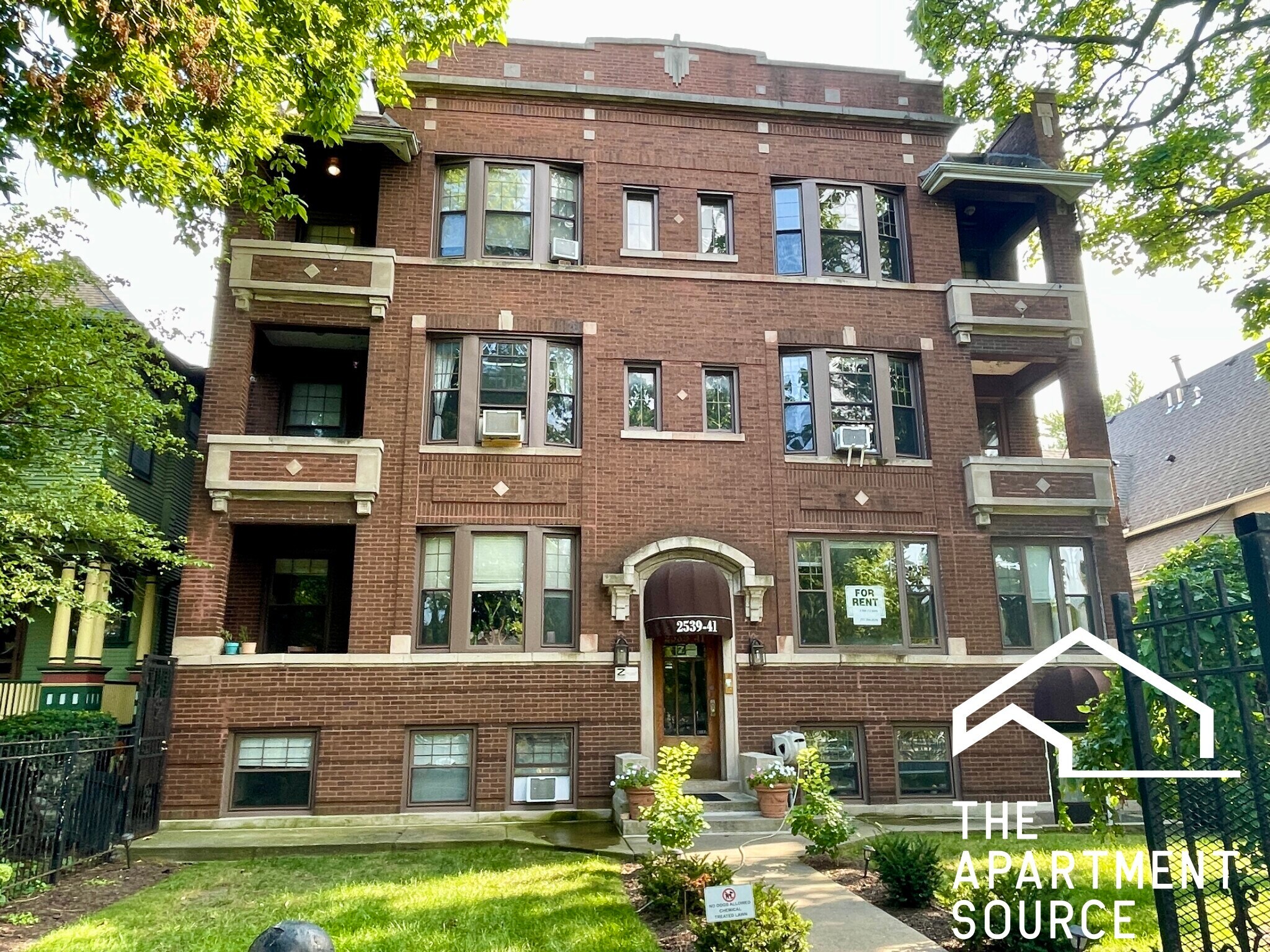 Building Photo - 2541 W Logan Blvd