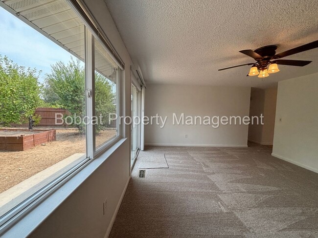 Building Photo - ATTENTION GARDENERS! Charming Indian Hills...