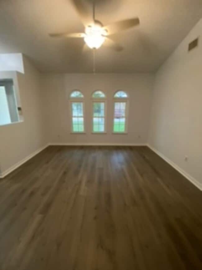 Building Photo - 3662 Heron Dr