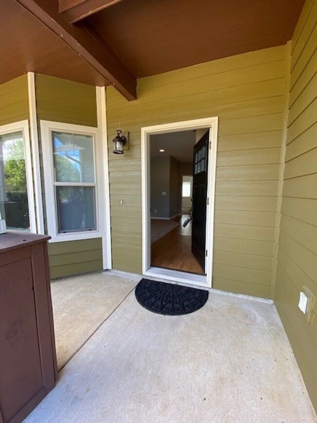 Building Photo - COMING MID-AUGUST Don't miss out on this Charming 3-Bedroom Ranch Home in Crystal Springs – Battl...