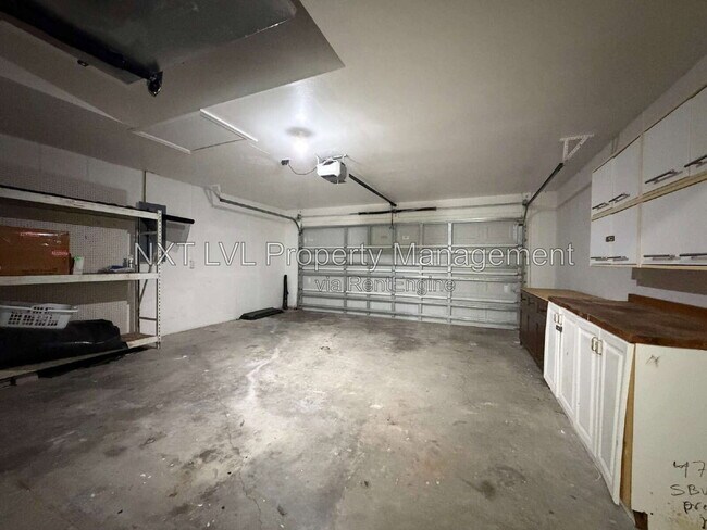 Building Photo - 631 SW 12th St