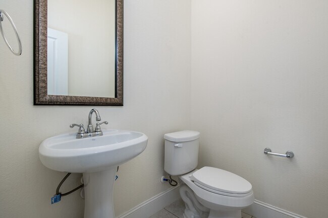 Building Photo - 21119 Bradford Grove Dr