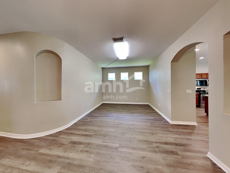 Building Photo - 7729 Grasmere Dr