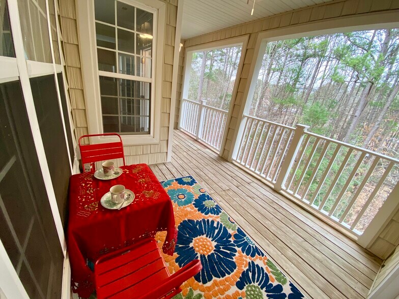 Building Photo - 833 Providence Glen Dr