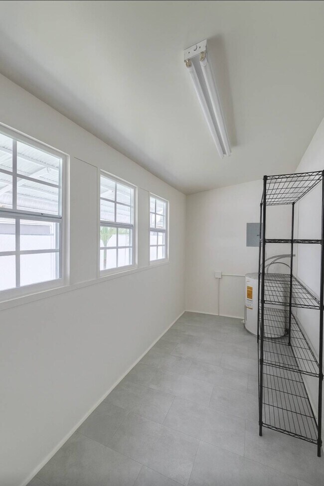 Building Photo - 3115 SW 25th Ter