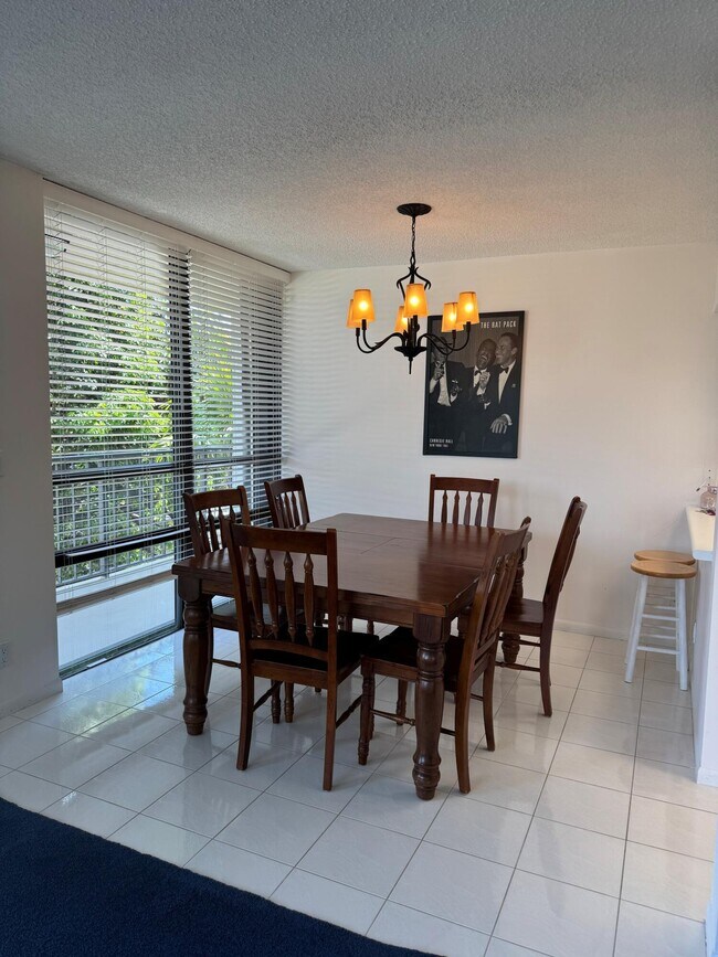 Building Photo - 799 Jeffery St