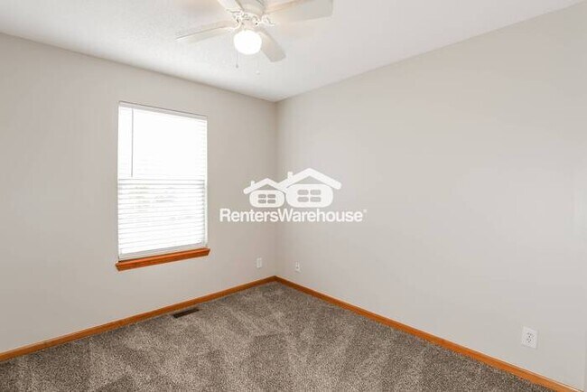 Building Photo - 3 Bedroom / 2.5 Bath in Liberty.