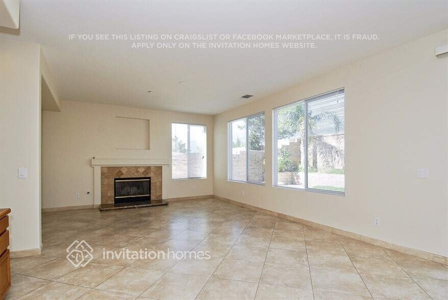 Building Photo - 15418 Rochelle St