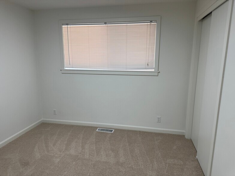 Building Photo - 2829 Larch Way