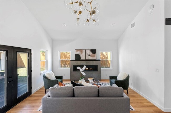 Building Photo - 6501 Thomas Springs Rd