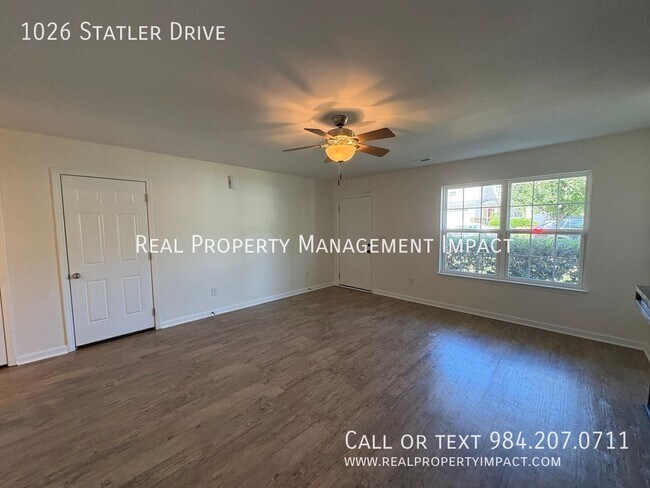 Building Photo - 1026 Statler Dr