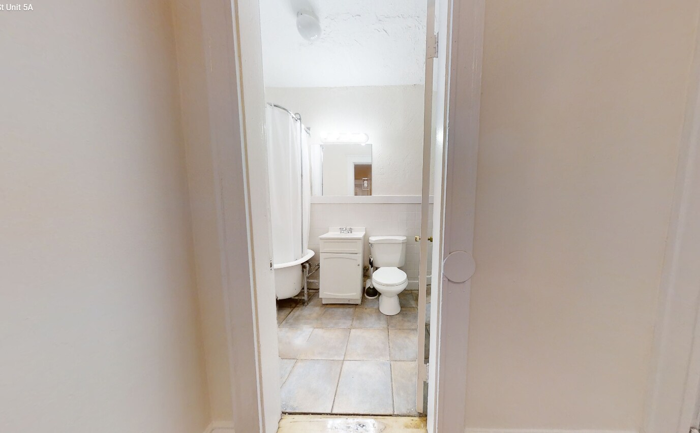 Building Photo - 5 Barrows St