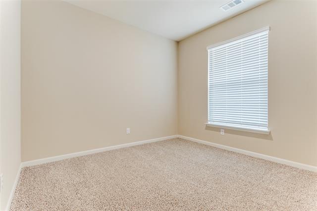 Building Photo - 1700 Sandalwood Way