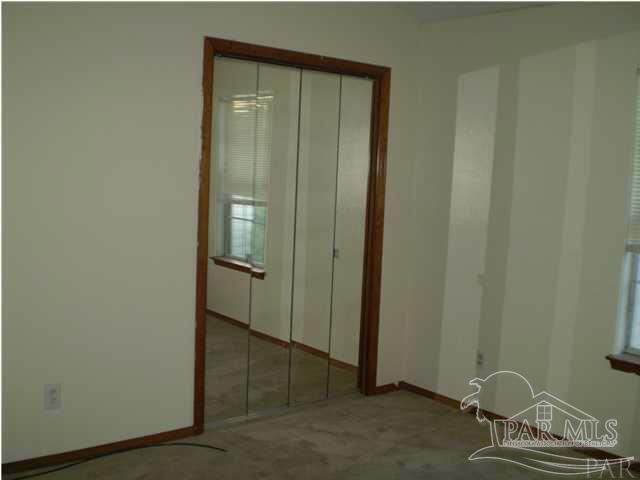 Building Photo - 1500 E Johnson Ave