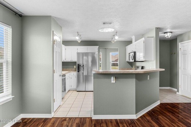 Building Photo - 1707 Scarlett Blvd