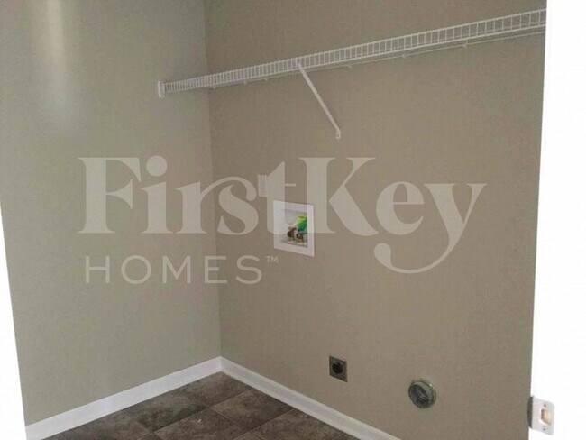 Building Photo - 4991 Delaney Valley Dr