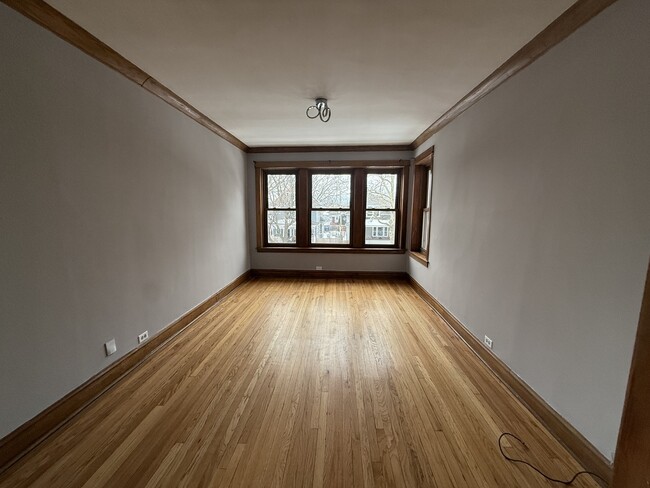 Building Photo - 5217 W Cuyler Ave