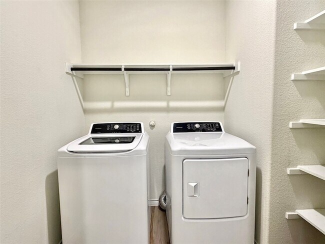 Building Photo - 4016 Spur Trail Dr