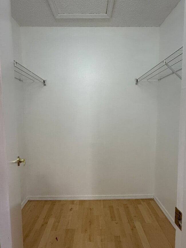 Building Photo - Gated Community