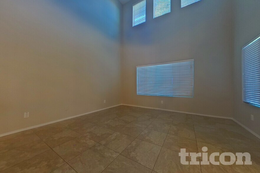 Building Photo - 5733 W Milada Dr