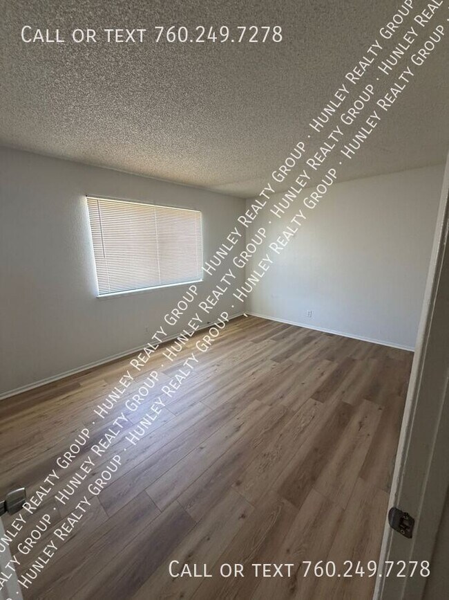 Building Photo - 15975 Calandria Way