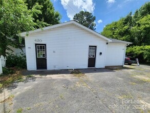 Building Photo - 420 Jackson Park Rd