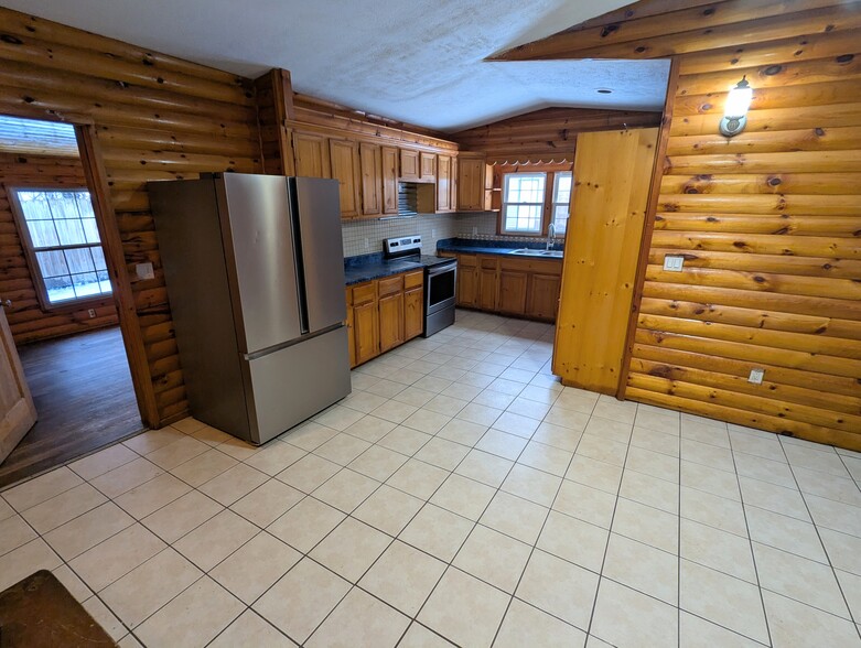 Building Photo - 173 Lacy Hollow Rd