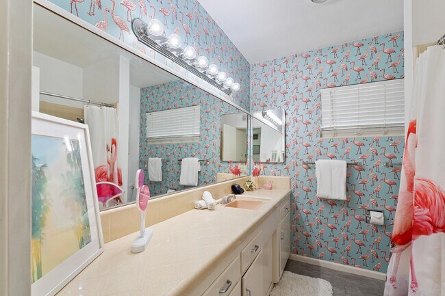 Building Photo - 74533 Peppertree Dr