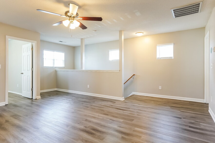 Building Photo - 2256 Ballston Pl