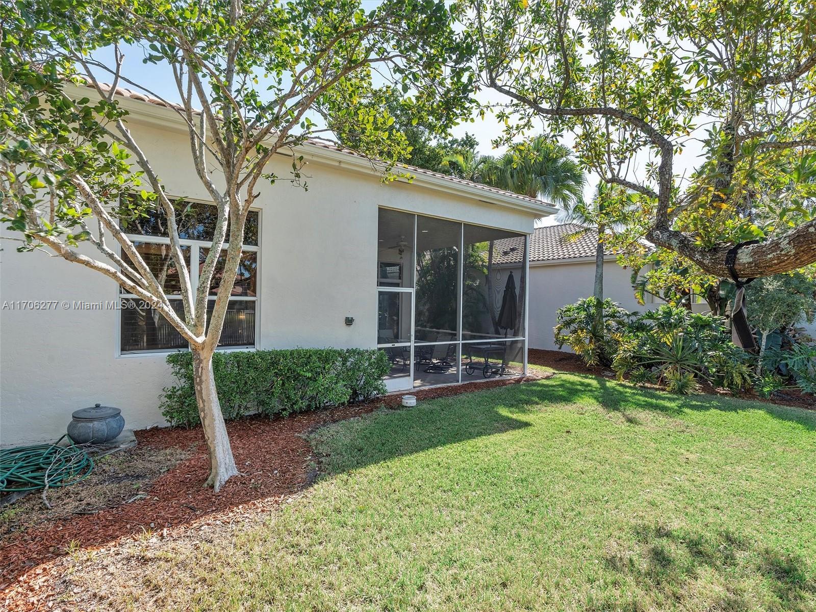 Building Photo - 2553 Bay Pointe Dr