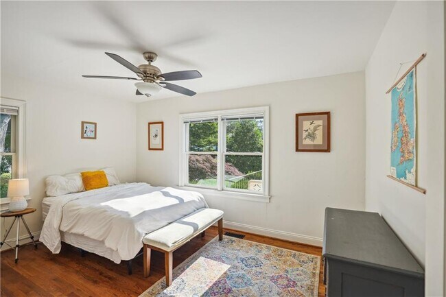 Building Photo - 783 Livingstone Pl