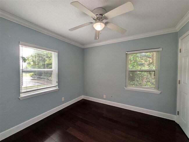 Building Photo - 313 Granada Dr
