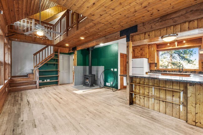 Building Photo - Florissant Home
