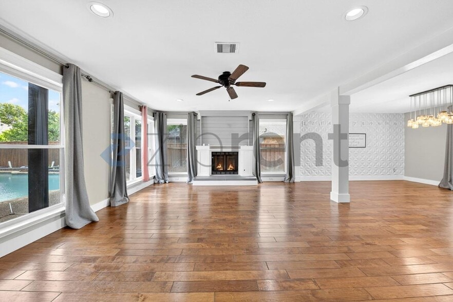 Building Photo - 3817 Dutton Dr