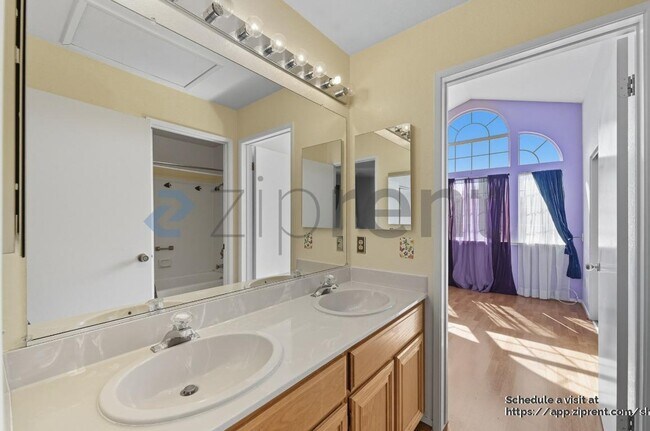 Building Photo - 14 Cider Mill Ct