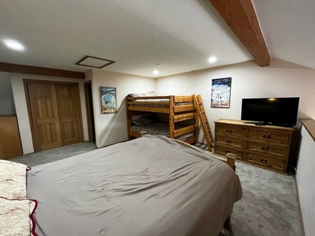 Building Photo - Winter Seasonal Rental- Tarn Landing C6