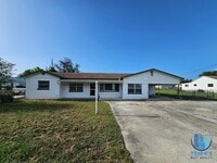 Building Photo - 4 Bedroom, 3 Bath HOUSE with a detached 1 Bedroom and 1 bath in Lakeland *MOVE-IN SPECIAL*