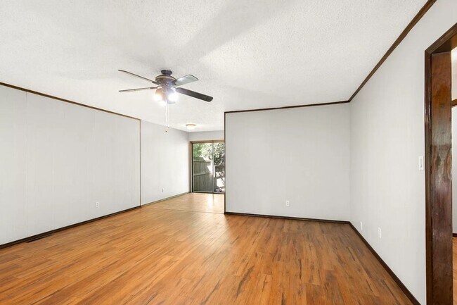 Building Photo - 3642 S Farm Rd 135