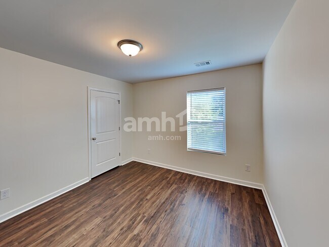 Building Photo - 110 Hayes Park Dr