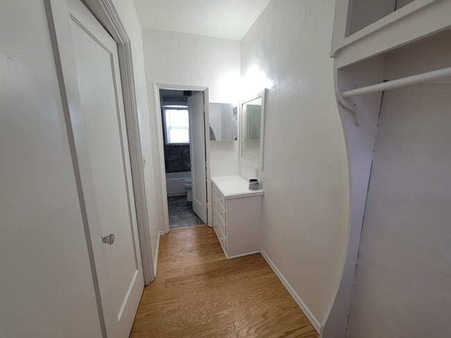 Building Photo - 820 S Arizona Ave