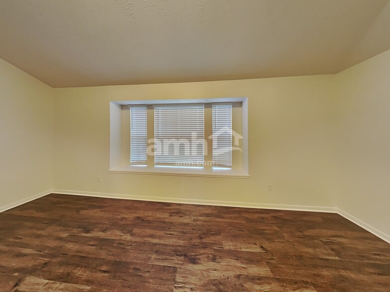 Building Photo - 12311 Claresholm Dr