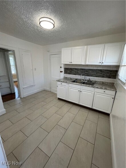 Building Photo - 10323 Linnet Ave