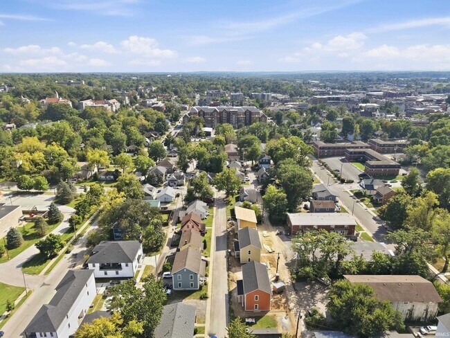 Building Photo - 519 N Prow Ave